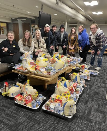 WLU Greek Life Shares Thanksgiving Dinner With Others